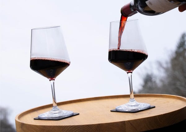 2 bicchieri di vino rosso